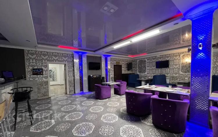 Свободное назначение, офисы, магазины и бутики, общепит, салоны красоты, бани, гостиницы и зоны отдыха, медцентры и аптеки, образование, развлечения · 967 м² за 255 млн 〒 в Косшы — фото 22