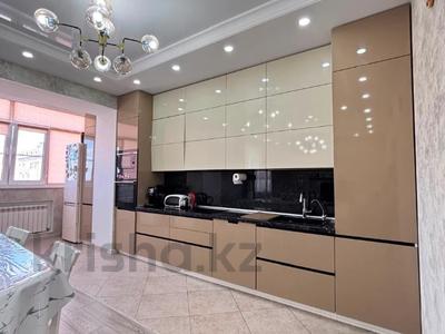 4-комнатная квартира · 136.4 м² · 9/10 этаж, мкр. Алтын орда, Алии Молдагуловой за 53.5 млн ₸ в Актобе