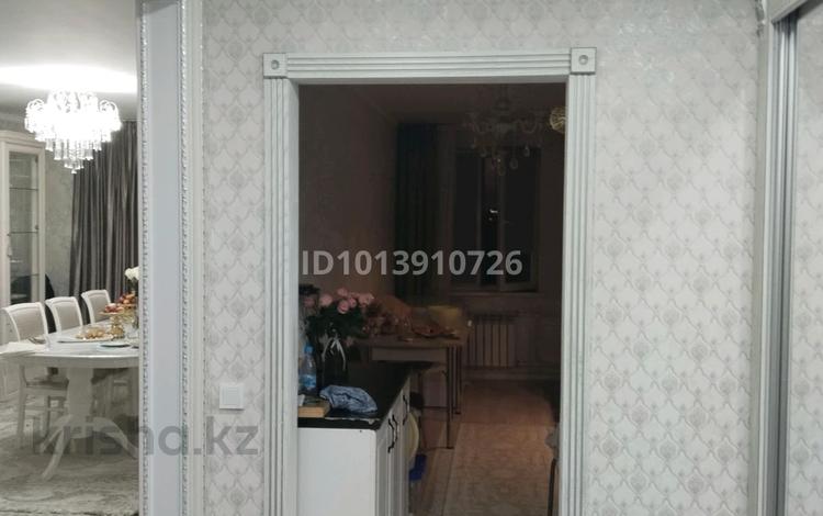 3-комнатная квартира · 100 м² · 6/9 этаж, мкр 12 64 за 37 млн ₸ в Актобе — фото 2