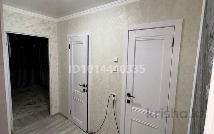 2-бөлмелі пәтер · 56 м² · 4/5 қабат, Асхк 2, бағасы: 11 млн ₸ в Актобе, жилой массив Украинка — фото 2