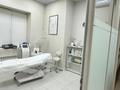 Салоны красоты, медцентры и аптеки · 180 м² за 2.5 млн 〒 в Алматы, Бостандыкский р-н — фото 11