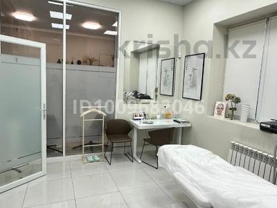 Салоны красоты, медцентры и аптеки · 180 м² за 2.5 млн 〒 в Алматы, Бостандыкский р-н