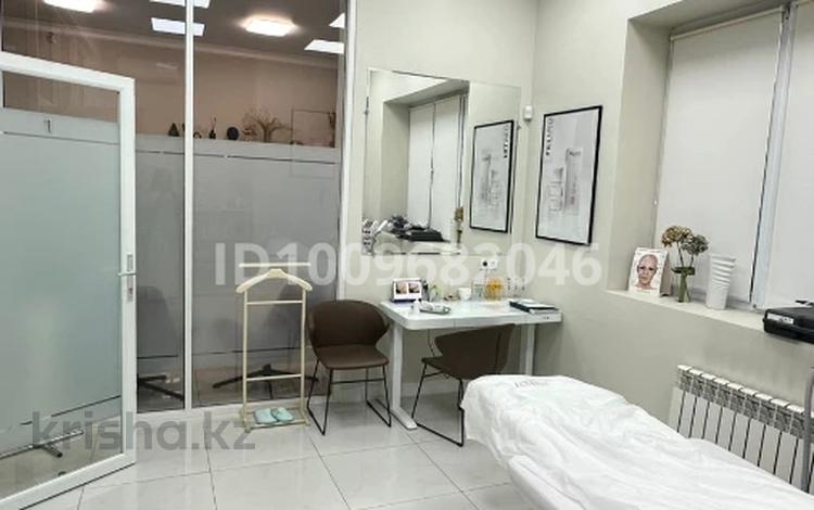 Салоны красоты, медцентры и аптеки · 180 м² за 2.5 млн 〒 в Алматы, Бостандыкский р-н — фото 12