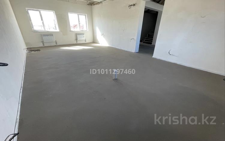 Жеке үй · 7 бөлме · 450 м² · 11 сот., Амангельды 20, бағасы: ~ 1.8 млн 〒 в Конаеве — фото 2