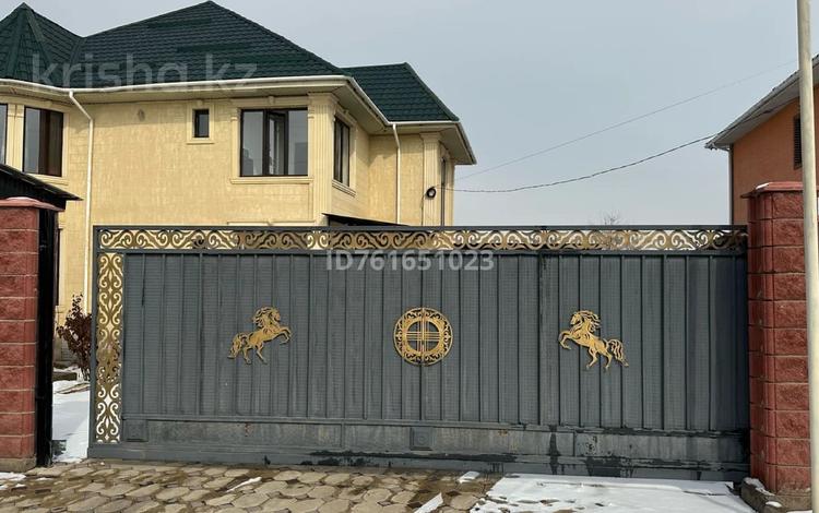 Отдельный дом · 6 комнат · 250 м² · 8 сот., Естай 17/1 за 90 млн 〒 в  — фото 2