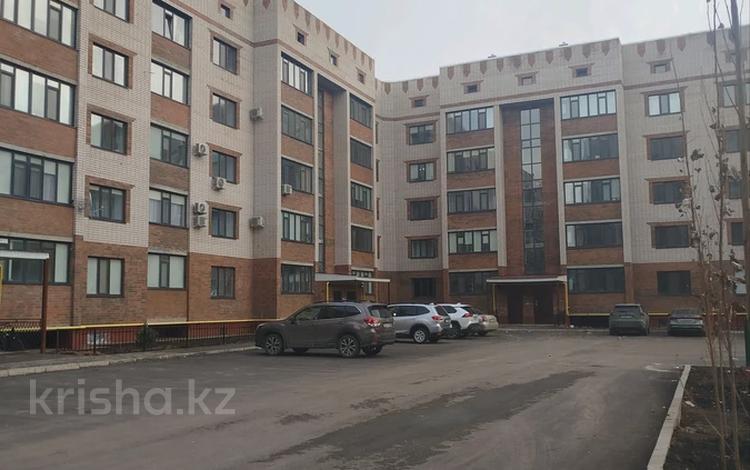2-бөлмелі пәтер · 81 м² · 5/6 қабат, мкр. Алтын орда, Таульсездик, бағасы: 22 млн ₸ в Актобе — фото 15
