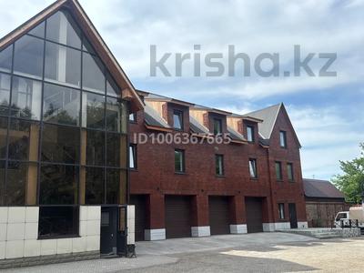 Офисы, магазины и бутики · 200 м² за 600 000 〒 в Усть-Каменогорске, Ульбинский