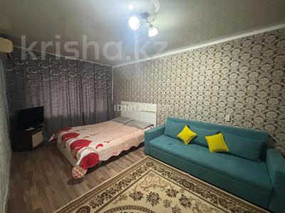 1-комнатная квартира · 40 м² · 1/4 этаж, Глинки 63 за 9 000 ₸ в Семее