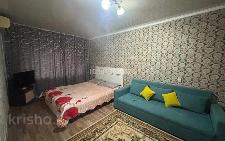 1-комнатная квартира · 40 м² · 1/4 этаж, Глинки 63 за 9 000 ₸ в Семее — фото 2