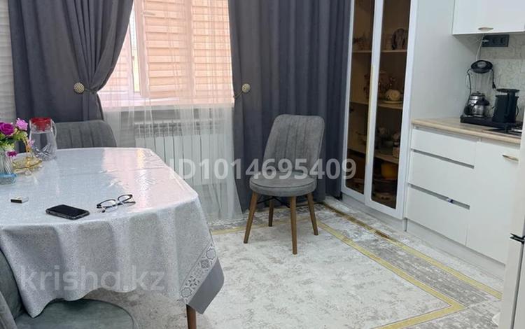 1-бөлмелі пәтер · 70 м² · 6/7 қабат, 17-ш/а. 110, бағасы: 15 000 ₸ в Актау, 17-й мкр — фото 2