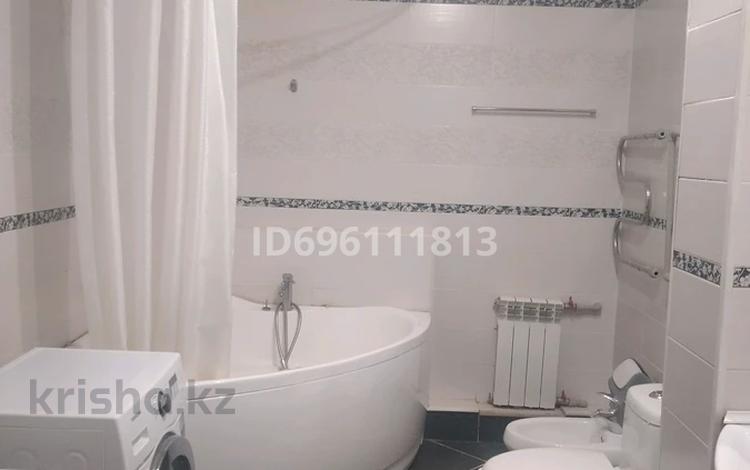 2-бөлмелі пәтер · 80 м² · 2/5 қабат, 15-ш/а. 41б, бағасы: 26.5 млн ₸ в Актау, 15-й мкр — фото 24
