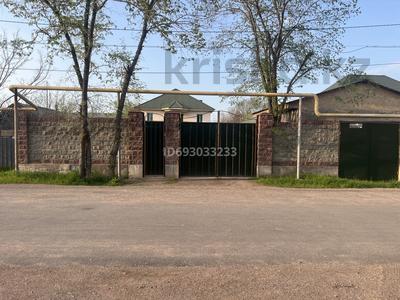 Отдельный дом · 4 комнаты · 240 м² · 10 сот., Токаш Бокина 62 — Макашева за 95 млн ₸ в Каскелене