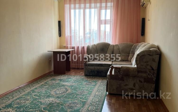 3-комнатная квартира · 76 м² · 5/10 этаж, мкр Кунаева за 180 000 ₸ в Уральске — фото 2