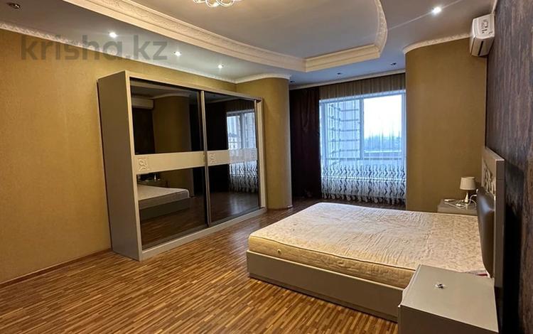 4-комнатная квартира, 157 м², 5/22 этаж, Бухар жырау за 132 млн 〒 в Алматы, Бостандыкский р-н — фото 2