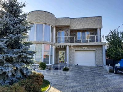 Отдельный дом · 5 комнат · 320 м² · 9 сот., Есенжанова 59А — Резиденция президента. за 110 млн 〒 в Уральске