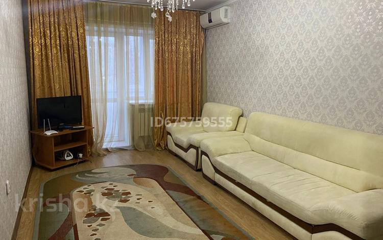 1-бөлмелі пәтер, 50 м², 3/5 қабат ай сайын, Северо-восток 42, бағасы: 150 000 〒 в Уральске — фото 2