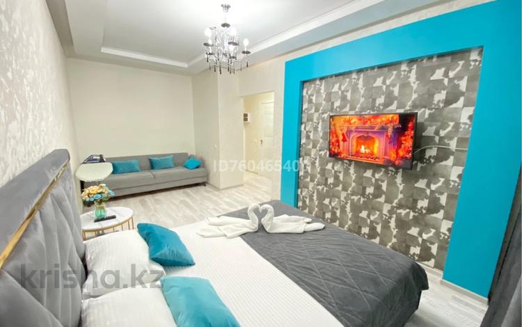 1-комнатная квартира · 60 м² · 8/16 этаж, Абая 150/230 за 18 000 ₸ в Алматы, Бостандыкский р-н — фото 2