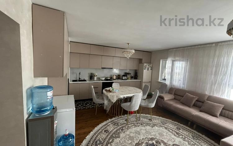 3-комнатная квартира · 70 м² · 5/9 этаж, мкр Акжар, жанша досмухамедова 3 за 50 млн ₸ в Алматы, Наурызбайский р-н — фото 2