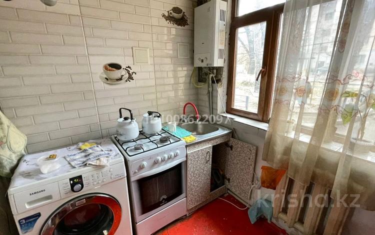 4-бөлмелі пәтер · 60 м² · 1/4 қабат, Алдиярова 12Д 1 — Қазына сауда үйіне қарама қарсы көше, бағасы: 19 млн ₸ в Шымкенте, Енбекшинский р-н — фото 2