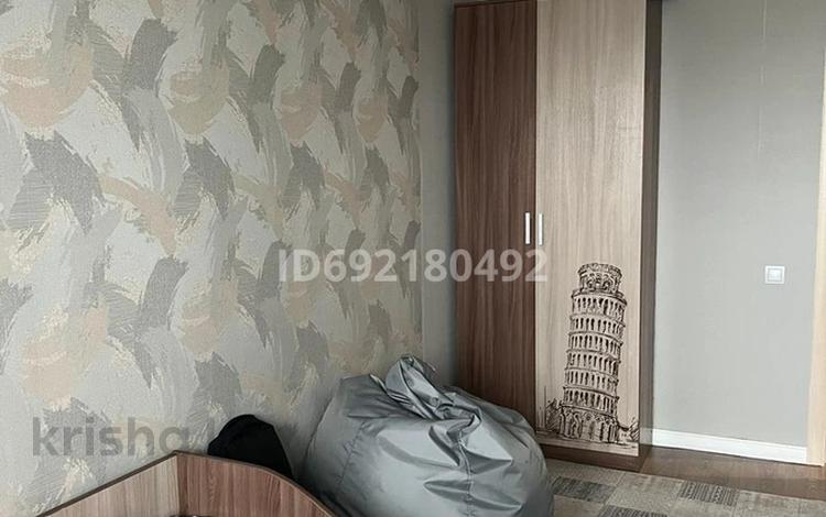 3-комнатная квартира, 70 м², 6/6 этаж помесячно, Кассина 146 — Сефуллина