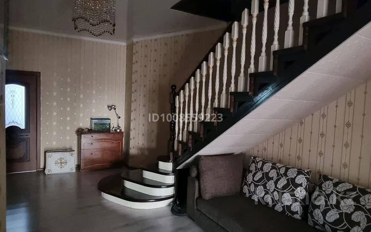 Жеке үй · 8 бөлме · 400 м² · 8 жүзд., Ул.Мира 32, бағасы: 1 млн ₸ в  — фото 2