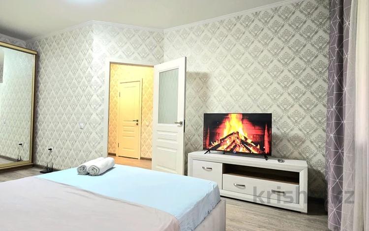 1-бөлмелі пәтер · 42 м² · 2/9 қабат, мкр Аксай-1А 34 — Бауыржан Момышулы - Райымбека, бағасы: 10 000 ₸ в Алматы, Ауэзовский р-н — фото 2