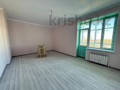 2-комнатная квартира · 80.8 м² · 5/5 этаж, Айталиева — 31 школа за ~ 25 млн 〒 в Уральске