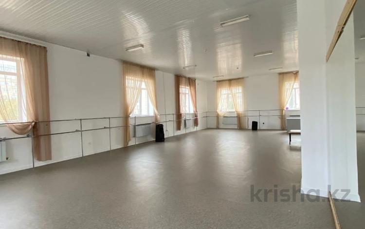 Свободное назначение · 1000 м² за 420 млн ₸ в Актобе, мкр 12 — фото 2