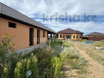 Жеке үй · 4 бөлме · 185 м² · 10 жүзд., Сұлутөр ш/а. 401 — Жанаконыс-3, бағасы: 60 млн ₸ в Актобе, мкр Сулутор