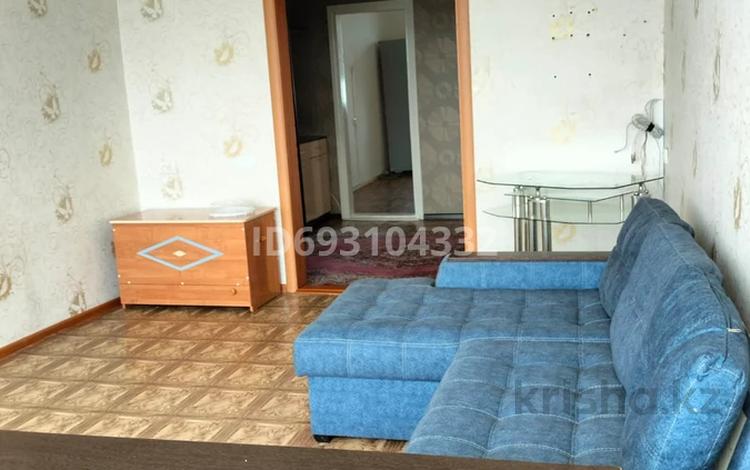 2-комнатная квартира, 65 м², 3/5 этаж помесячно, Мкр. Астана 23 за 150 000 〒 в Таразе — фото 2