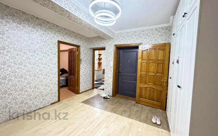 3-комнатная квартира · 94 м² · 1/6 этаж, мкр Жетысу-4 за 60 млн ₸ в Алматы, Ауэзовский р-н — фото 7