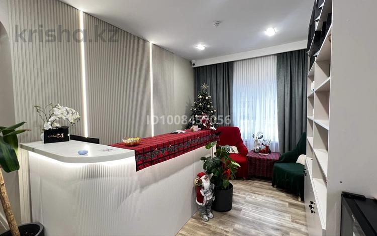Сұлулық салондары · 155.6 м², бағасы: 60 млн ₸ в Атырау, мкр Авангард-3 — фото 2
