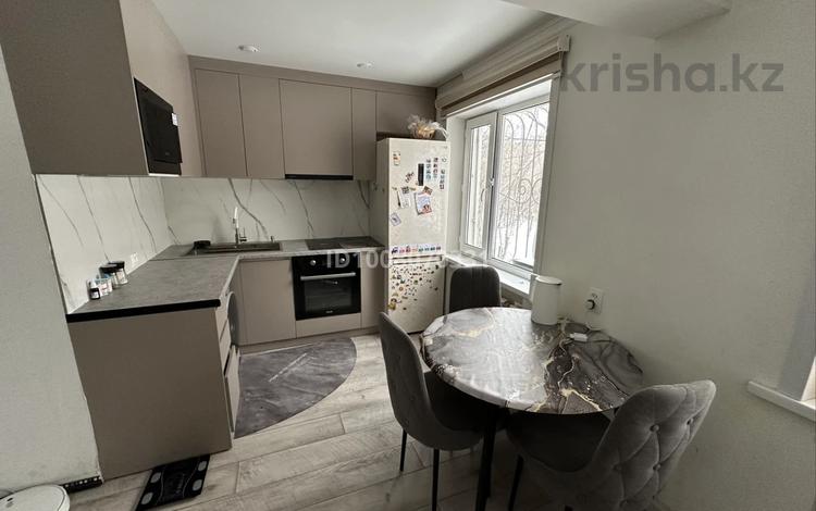 2-бөлмелі пәтер · 40 м² · 1/5 қабат, Карла Маркса 44б, бағасы: 7.5 млн ₸ в Шахтинске — фото 2