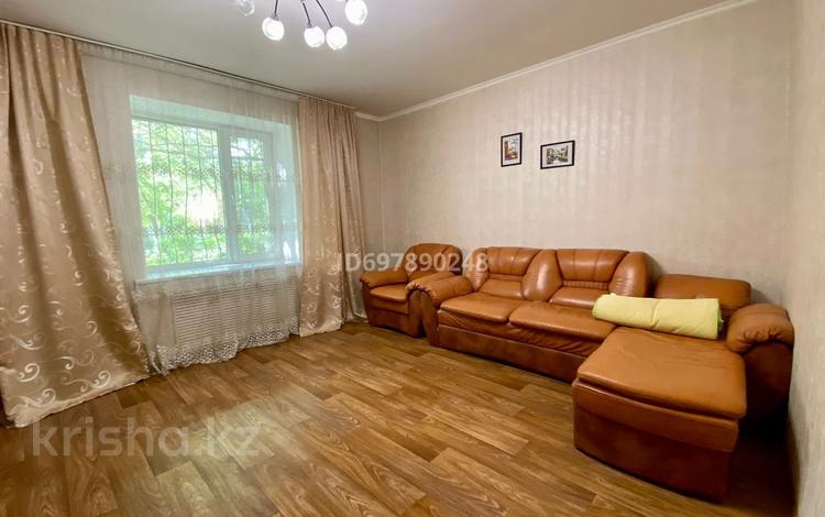 3-комнатная квартира, 76 м², 1/2 этаж, мкр Новый Город, МкрНовыйГород,улицаАбая 55 — Политех