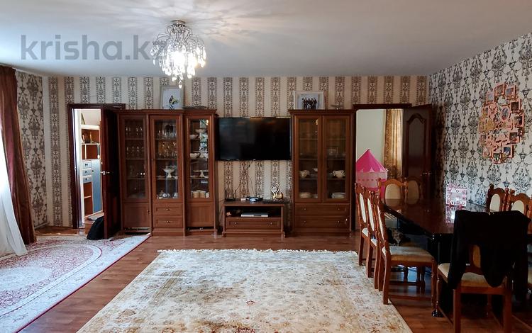 Жеке үй • 6 бөлмелер • 350 м² • 4 сот., мкр Тау Самал, Байконурская 57 — Сказка, бағасы: 250 млн 〒 в Алматы, Медеуский р-н — фото 43