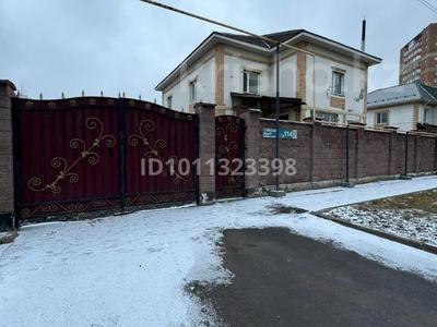 Отдельный дом · 6 комнат · 213.2 м² · 10 сот., Суюнбай Акына 114 за 150 млн ₸ в Астане, Сарыарка р-н