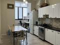 2-комнатная квартира · 80 м² · 8/9 этаж, 17-й мкр 29 — Жилой комплекс BS Residence расположен в одном из самых востребованных районов Актау — 17 микрорайоне, где создана комфортная городская среда для жизни. Дом находится в удачной локации: в пешей доступности есть всё необходимое для повседневной жизни. Рядом расположены продуктовые магазины, супермаркеты, аптеки, кафе, кофейни, отделения банков, салоны красоты, торговые объекты, а также крупные магазины бытовой техники и торговые центры. Для семей с детьми поблизости находятся детские сады и школа. (korter.kz⁠) ЖК находится всего чуть более чем в километре от побережья Каспийского моря, поэтому до набережной можно быстро добраться как пешком, так и на автомобиле. Удобные подъездные пути и развитая транспортная инфраструктура позволяют легко попасть в любую часть города. (korter.kz⁠) Сам комплекс BS Residence — современный жилой квартал с благоустроенной территорией, парковочными местами и развитой коммерческой инфраструктурой на первых этажах, что делает проживание максимально комфортным. (Krisha.kz⁠) Это отличный вариант для тех, кто ценит удобное расположение, развитую инфраструктуру и комфортную городскую жизнь, где всё необходимое находится буквально в нескольких минутах от дома. за 300 000 ₸ — фото 15