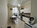 2-комнатная квартира · 80 м² · 8/9 этаж, 17-й мкр 29 — Жилой комплекс BS Residence расположен в одном из самых востребованных районов Актау — 17 микрорайоне, где создана комфортная городская среда для жизни. Дом находится в удачной локации: в пешей доступности есть всё необходимое для повседневной жизни. Рядом расположены продуктовые магазины, супермаркеты, аптеки, кафе, кофейни, отделения банков, салоны красоты, торговые объекты, а также крупные магазины бытовой техники и торговые центры. Для семей с детьми поблизости находятся детские сады и школа. (korter.kz⁠) ЖК находится всего чуть более чем в километре от побережья Каспийского моря, поэтому до набережной можно быстро добраться как пешком, так и на автомобиле. Удобные подъездные пути и развитая транспортная инфраструктура позволяют легко попасть в любую часть города. (korter.kz⁠) Сам комплекс BS Residence — современный жилой квартал с благоустроенной территорией, парковочными местами и развитой коммерческой инфраструктурой на первых этажах, что делает проживание максимально комфортным. (Krisha.kz⁠) Это отличный вариант для тех, кто ценит удобное расположение, развитую инфраструктуру и комфортную городскую жизнь, где всё необходимое находится буквально в нескольких минутах от дома. за 300 000 ₸ — фото 16