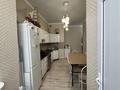 2-комнатная квартира · 80 м² · 8/9 этаж, 17-й мкр 29 — Жилой комплекс BS Residence расположен в одном из самых востребованных районов Актау — 17 микрорайоне, где создана комфортная городская среда для жизни. Дом находится в удачной локации: в пешей доступности есть всё необходимое для повседневной жизни. Рядом расположены продуктовые магазины, супермаркеты, аптеки, кафе, кофейни, отделения банков, салоны красоты, торговые объекты, а также крупные магазины бытовой техники и торговые центры. Для семей с детьми поблизости находятся детские сады и школа. (korter.kz⁠) ЖК находится всего чуть более чем в километре от побережья Каспийского моря, поэтому до набережной можно быстро добраться как пешком, так и на автомобиле. Удобные подъездные пути и развитая транспортная инфраструктура позволяют легко попасть в любую часть города. (korter.kz⁠) Сам комплекс BS Residence — современный жилой квартал с благоустроенной территорией, парковочными местами и развитой коммерческой инфраструктурой на первых этажах, что делает проживание максимально комфортным. (Krisha.kz⁠) Это отличный вариант для тех, кто ценит удобное расположение, развитую инфраструктуру и комфортную городскую жизнь, где всё необходимое находится буквально в нескольких минутах от дома. за 300 000 ₸ — фото 18