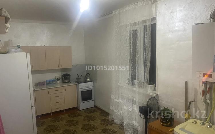 Жеке үй · 3 бөлме · 100 м² · 8 жүзд., мкр Курсай, Мкр Курсай Мамешов 81 — Мамешов пен Ақкербез көшесінің қиылысы, бағасы: 16 млн ₸ в Шымкенте, Туран р-н — фото 2