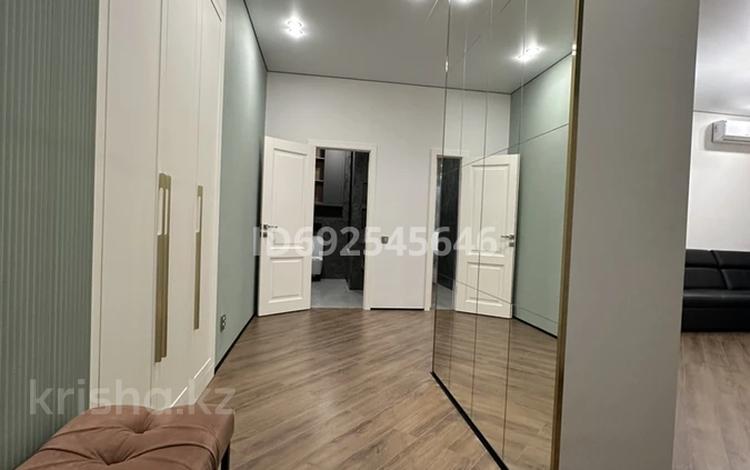 2-комнатная квартира, 70 м², 6/9 этаж помесячно, Керей и Жанибек хандар 42 за 400 000 〒 в Астане, Есильский р-н — фото 2