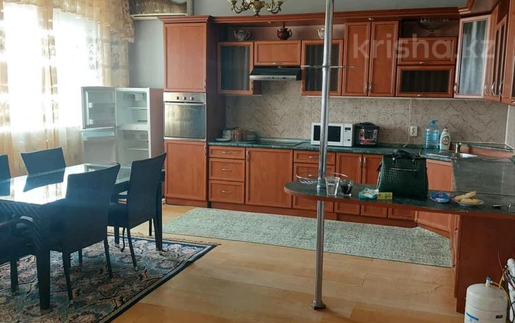4-бөлмелі пәтер · 218 м² · 5/6 қабат, 5микр 53, бағасы: 350 000 ₸ в Конаеве — фото 2