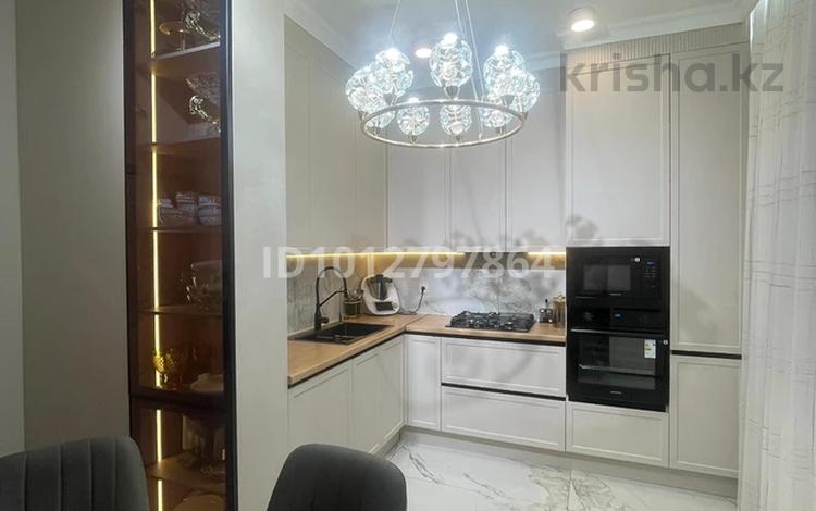 2-комнатная квартира · 76 м² · 3/9 этаж, мкр Нурсая, Әбілхайыр хан 74/7 за 40 млн ₸ в Атырау — фото 2
