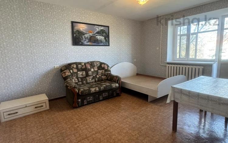 2-бөлмелі пәтер · 52 м² · 4/9 қабат, Абая 105, бағасы: 17 млн ₸ в Уральске — фото 2