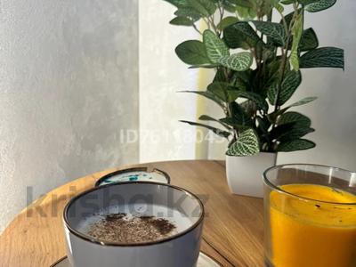 Сағатына пәтерлер в Акмолинской обл.: 1-бөлмелі пәтер · 42 м² · 8/9 қабат, Валиханова 156 — Воинская часть ,спорткомплекс Бурабай ,Кристалл,Смолл, бағасы: 2 000 〒 1-бөлмелі пәтер · 42 м² · 8/9 қабат, Валиханова 156 — Воинская часть ,спорткомплекс Бурабай ,Кристалл,Смолл, бағасы: 2 000 〒 в Кокшетау