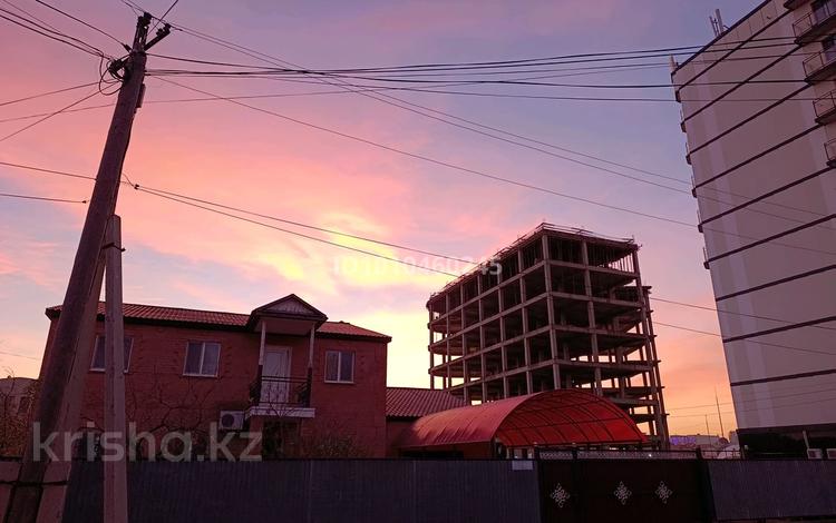 Отдельный дом · 10 комнат · 280 м² · 10 сот., Айтеке-би — Айтеке-би за 500 млн ₸ в Атырау — фото 2