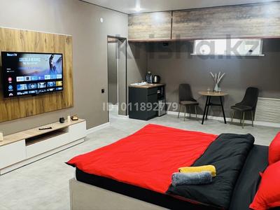1-комнатная квартира · 33 м² · 1/3 этаж, Мкр. Алтын Арка 21 за 14 000 ₸ в Караганде, Казыбек би р-н