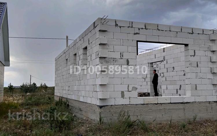 Отдельный дом · 4 комнаты · 140 м² · 10 сот., Қоянды — Қоянды за 9 млн 〒 в Астане — фото 2