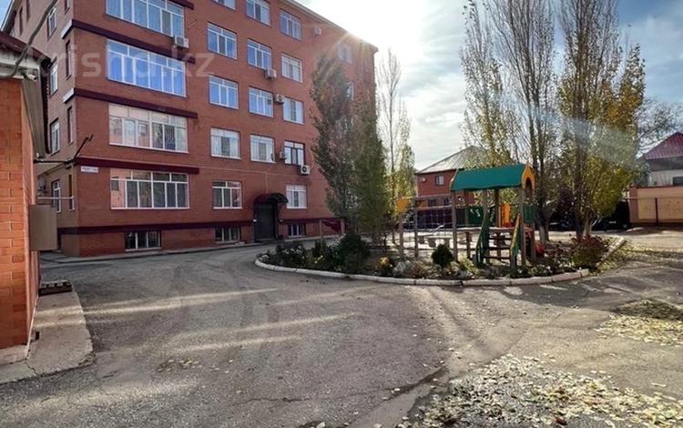 3-комнатная квартира · 132 м² · 1/5 этаж, Газизы Жубановой 17б за 38.9 млн ₸ в Актобе — фото 2