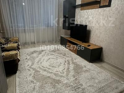 3-комнатная квартира · 60 м² · 1/5 этаж, Алиханова 18 — Ерубаева, вечный огонь за 200 000 〒 в Караганде, Казыбек би р-н